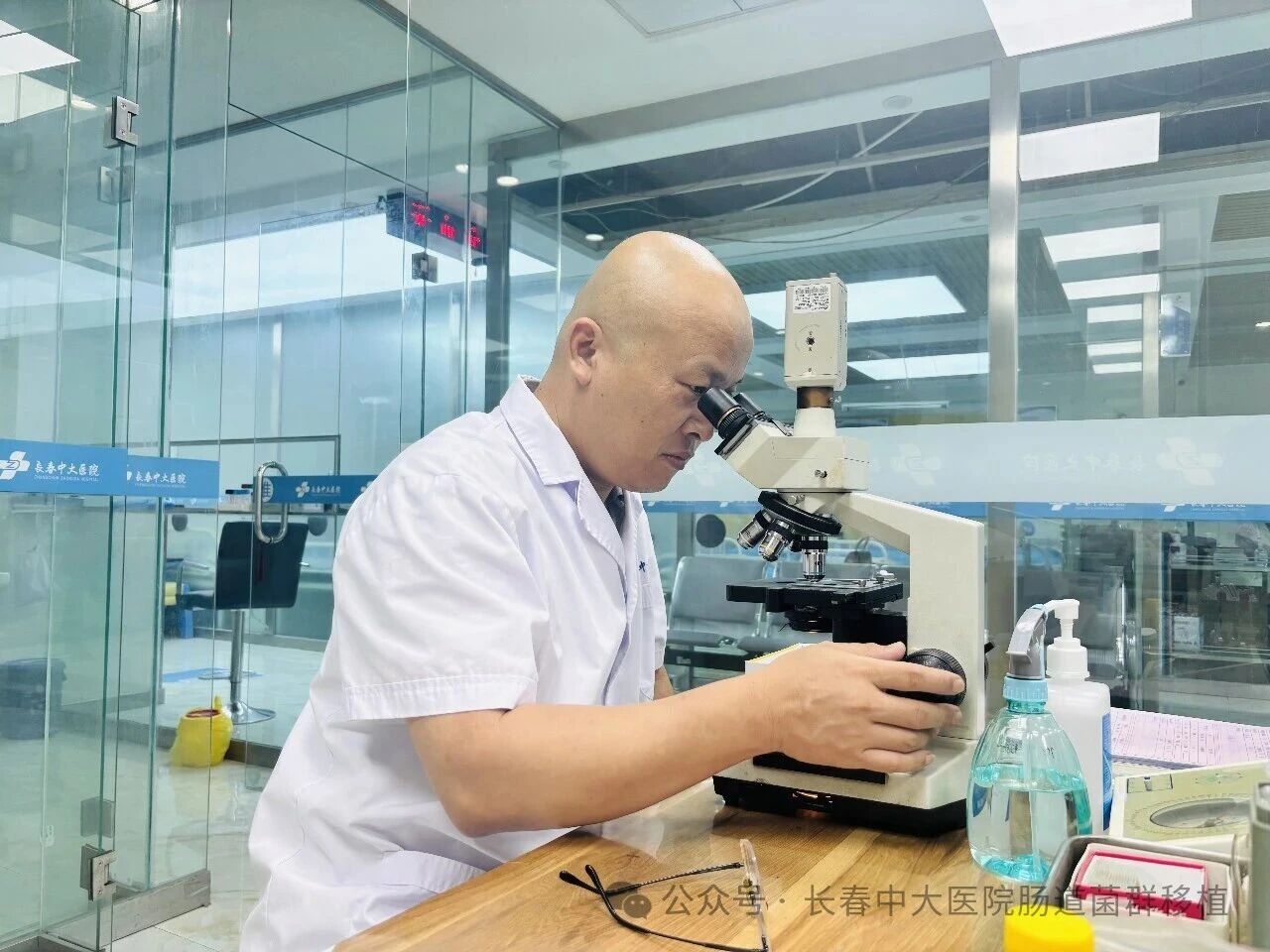 鄂州市|高朋磊医师：左手男科临床，右手肠道菌群移植深入研究